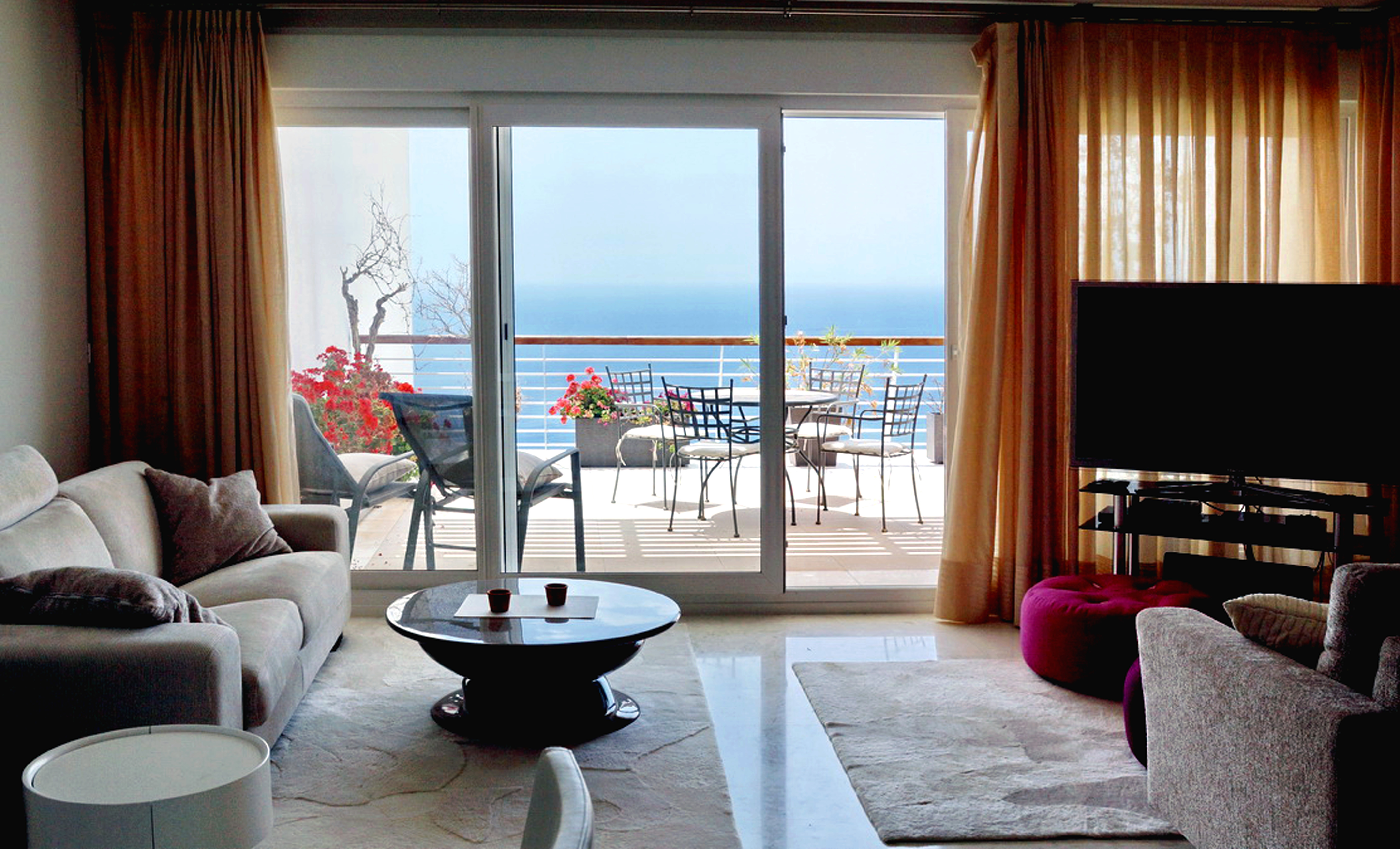 Penthouse fantastique et confortable avec vue imprenable sur la mer et la montagne